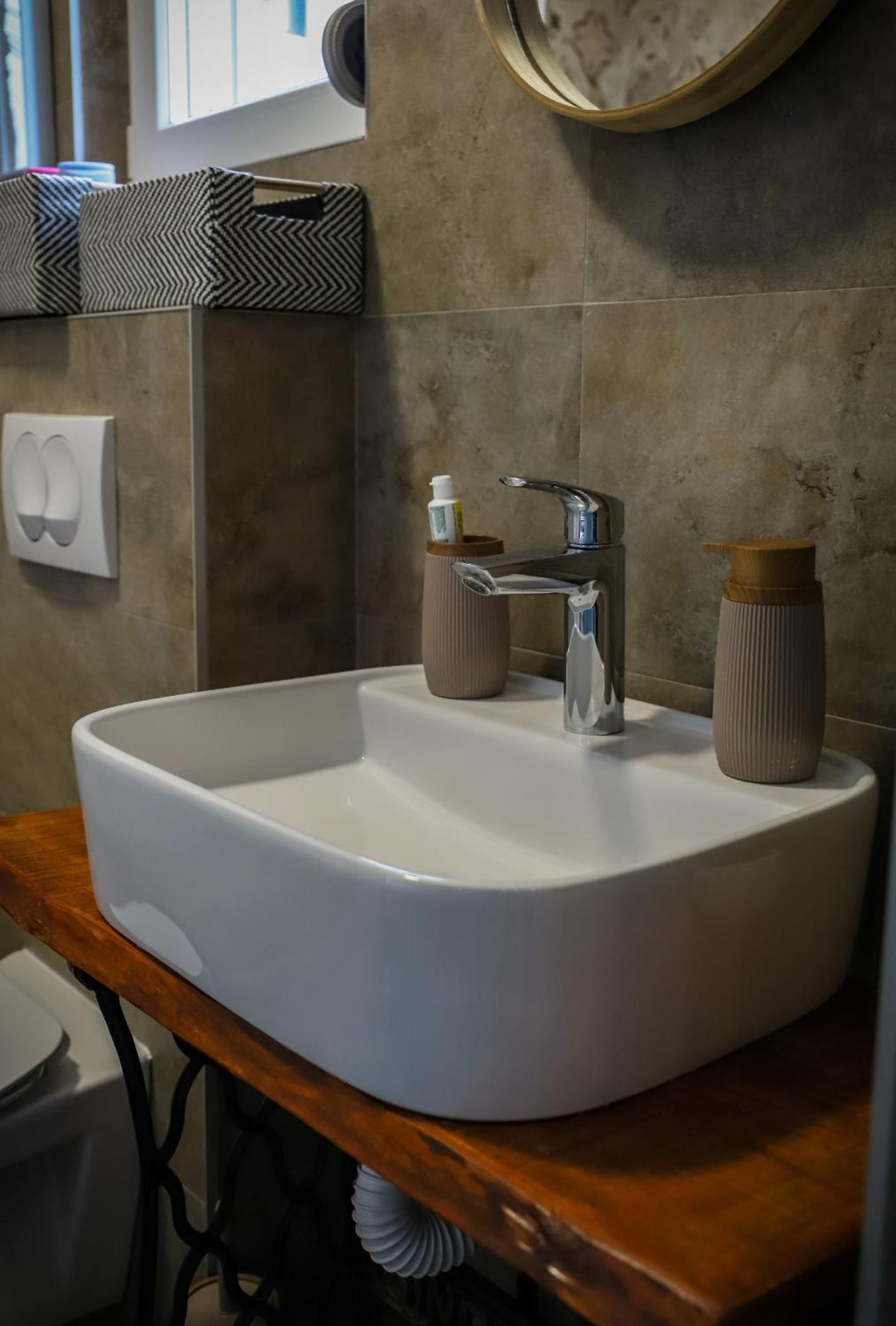 Jacuzzi Express Apartment *